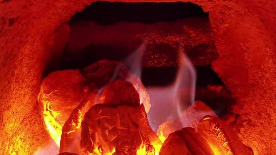 4K火炉取暖-木炭烧火烧炭火焰单镜头