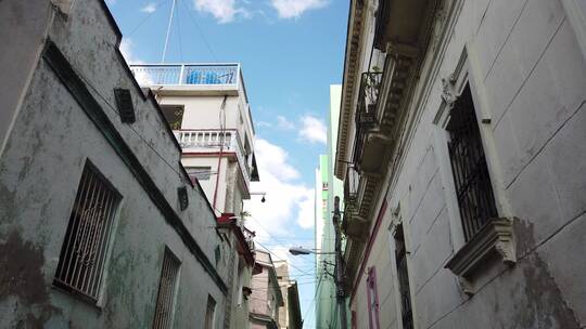 古巴哈瓦那道路仰视地拍