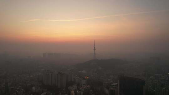 广东阳江城市清晨日出彩霞迷雾航拍