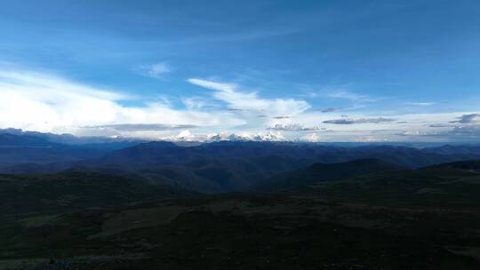 贡嘎雪山日出神山航拍