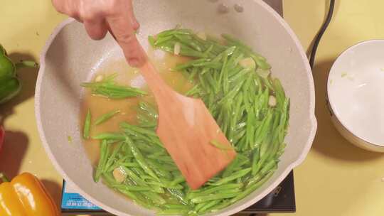 切扁豆丝炒豆角家常菜美食做菜