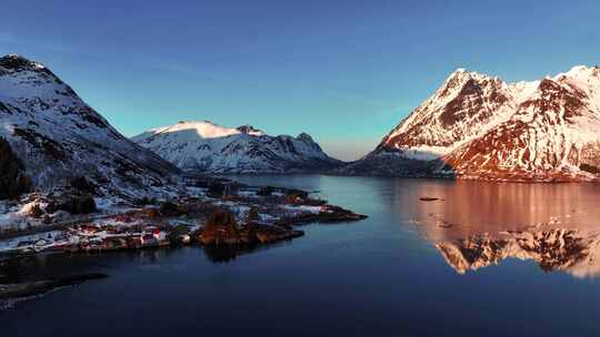 4K航拍北欧挪威斯沃尔维尔雪山美景