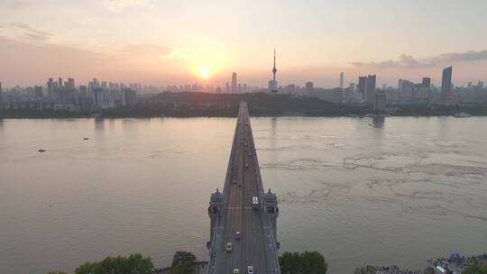 武汉长江大桥，俯视直推镜头