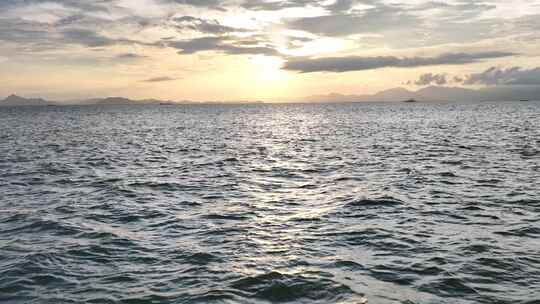 4k海面金色夕阳日落光线地平线海平面航拍