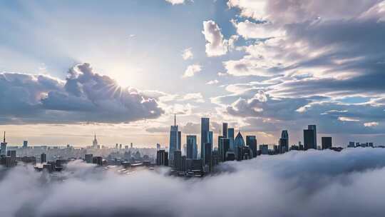 云雾中城市高楼全景