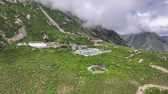 西藏山南达拉岗布寺航拍