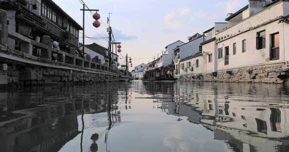 江南阳光水乡河道民居光影 苏州山塘河