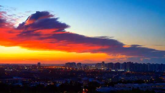 城市黄昏天空晚霞夕阳延时景观