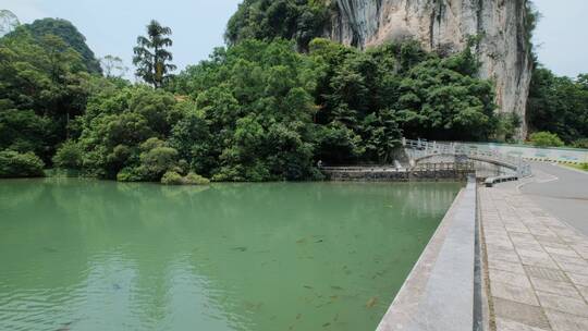 广西柳州山水龙潭公园湖水风景