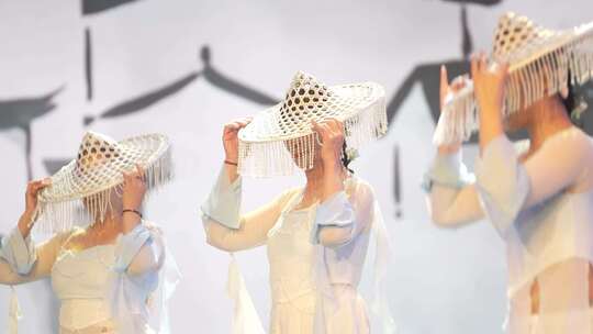 古风女子舞台舞蹈表演