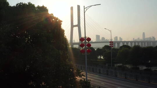 清晨南昌八一大桥唯美逆光航拍