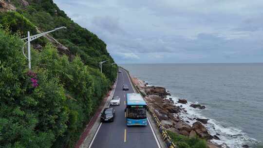 海边唯美公路大海海浪礁石航拍