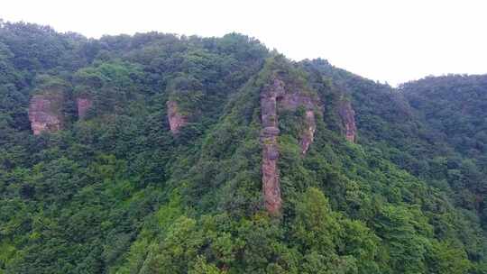 悬崖峭壁 奇石耸立 森林 山崖