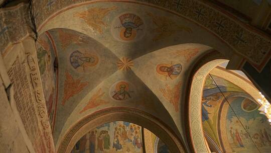 精美的东正教堂内部装饰绘画视频素材模板下载