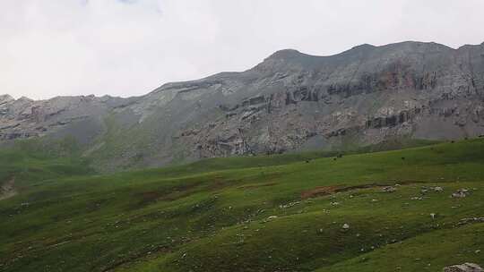 扎尕那草原云雾山峰