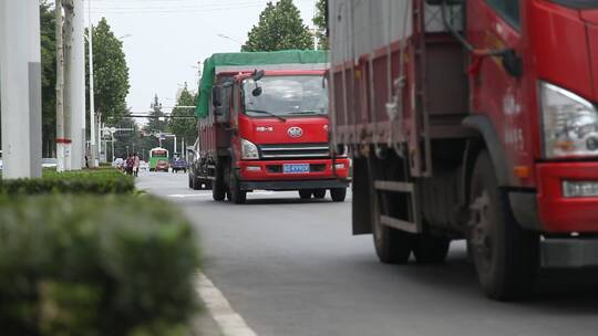 市区大货车