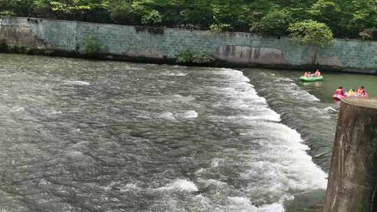 成都市温江区江安河漂流视频素材模板下载