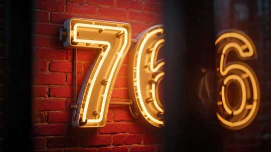 国庆76周年霓虹灯字喜庆节日片头视频