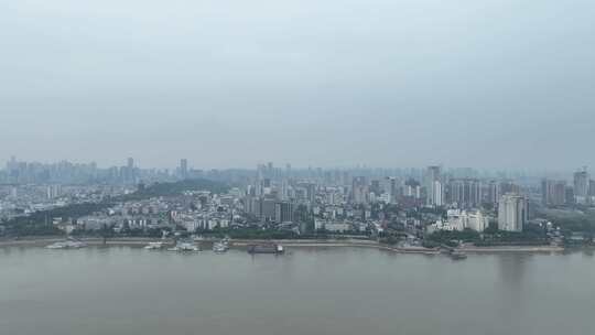 下雨阴天城市航拍武汉雨天长江两岸风景风光