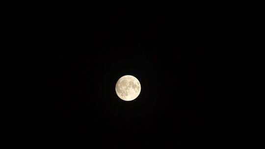 延时拍摄月亮升起