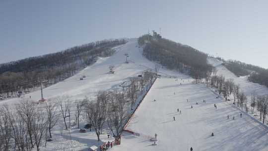航拍吉林省长春庙香山滑雪场冬季风光