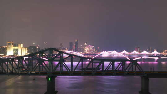 城市高铁跨江大桥夜景延时拍摄