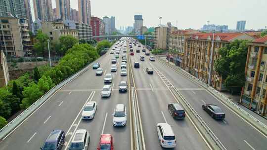 鸟瞰长沙城市道路交通车流