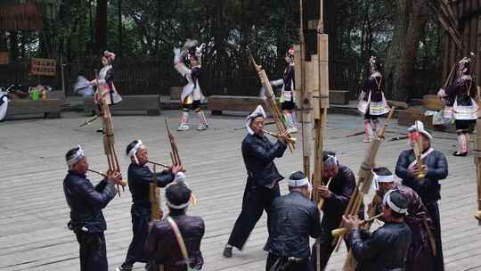 贵州芭莎苗寨芦笙舞表演