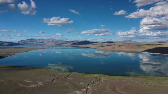 西藏阿里环线藏北错呐错湖泊自然风光视频素材模板下载