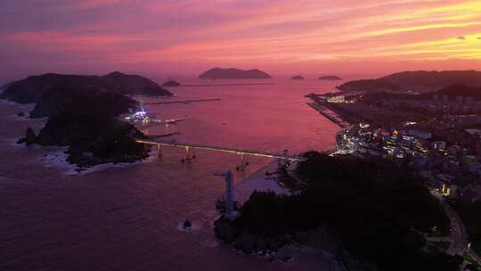 海滨城市黄昏跨海大桥全景