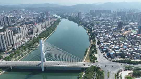 高空航拍广西百色右江两岸城市风光东合大桥