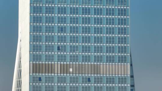 城市商务楼玻璃幕墙-昆明大悦城航拍视频素材模板下载