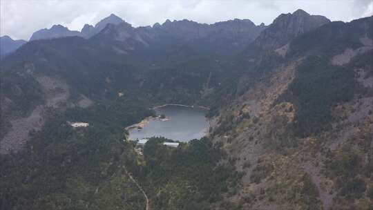 航拍西昌螺髻山的风景视频