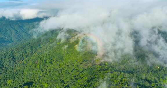 5K航拍广东南岭山脉大山高山山峰山脊岭南