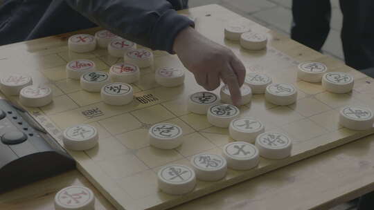 江边下棋生活休闲老年生活下棋特写象棋