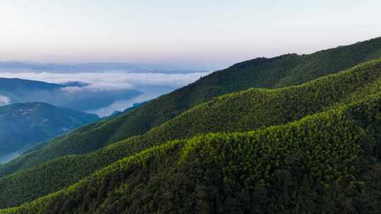 皖南川藏线青龙湖风景区云海