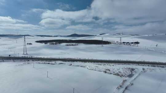 森林雪原公路