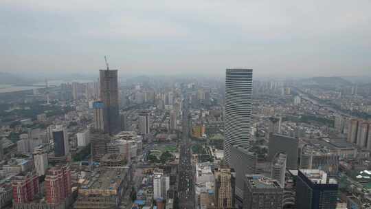 城市高空俯瞰众多高楼建筑