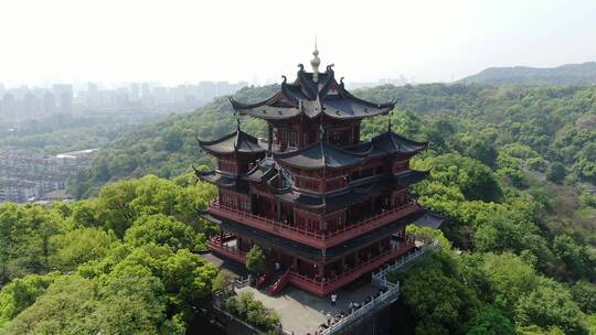 航拍浙江杭州雷峰塔，城隍阁