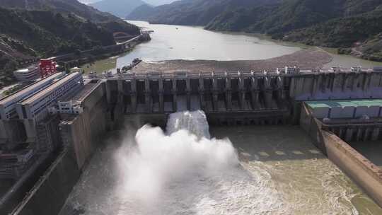 航拍水电站水库泄洪水力发电大坝开闸放水