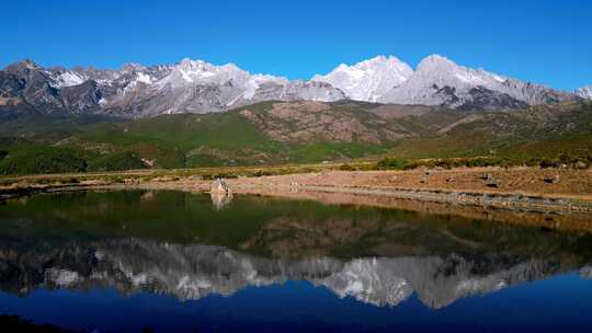 航拍玉龙雪山