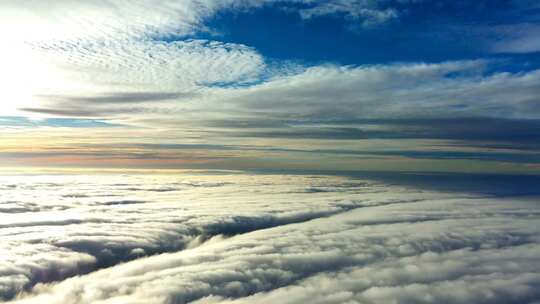 高空俯瞰云海天空景观