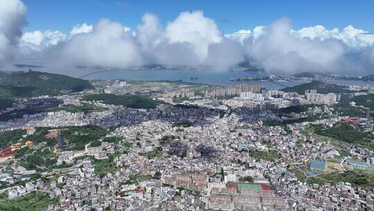 海岛城市云海鸟瞰全景