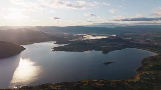 新西兰南岛Roys Peak山顶航拍 山川湖泊