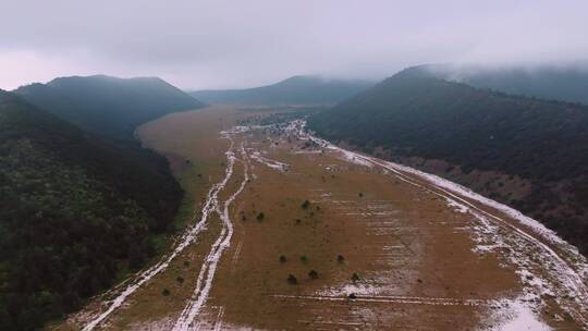 丽江玉龙雪山高原湖泊壮美风景航拍