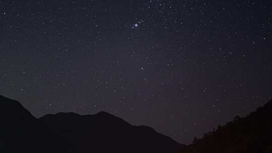 高山大山夜晚星空星光星星银河延时摄影