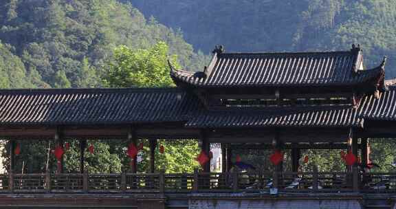 清晨阳光唯美江西景德镇瑶里古镇风雨桥古建