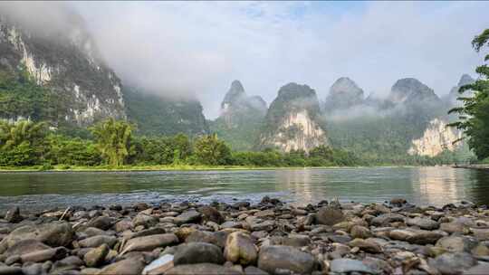 桂林漓江山水喀斯特地貌云雾风光延时