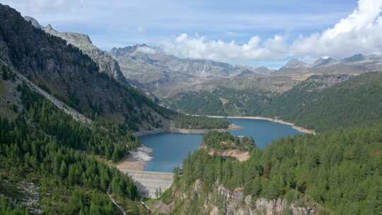 无人机，Alpe Devero，树木，山