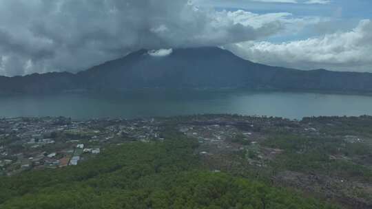 印尼巴厘岛巴图尔火山湖航拍自然风光视频素材模板下载